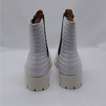 Journee Collection  Womens Chelsea Ankle Boots Size 9 White Chunky Lug Sole Photo 7