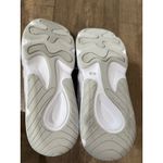 Nike NWOB‎  Zoom Seeker Women's Running Shoes White Beige DR9761-100 Size 9 Photo 3