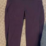 Lululemon Like new dark burgundy  cropped leggings (17”)  Size 6 Photo 2