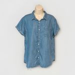 st. john's bay St. John’s Bay Women’s Large Blue Denim Chambray Button Down Shirt Photo 4