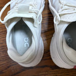 on cloud NWT on running  novas  Photo 2