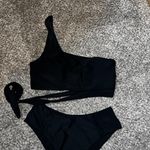 Women’s Medium Black One Photo 2