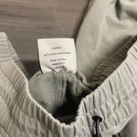 Varley  Light green joggers Photo 4