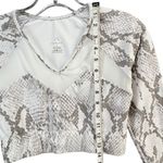 Varley Alpine Crop Top Womens S Gray Snakeskin Print Activewear Chic Athletic Photo 5