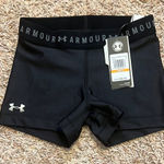 Under Armour NWT  heat gear Women's compression Black Shorts Sz S Photo 0