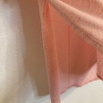 Melrose and Market  tshirt with split sides. Photo 2