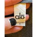 Alo Yoga  Gray Short Sleeve Crew Neck Alosoft Finesse Athletic‎ Tee Size XS Photo 6