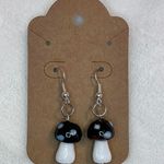 Earrings Photo 0