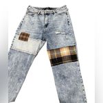 Hollister 🌟  Ultra High-Rise Mom Jeans Raw Hem Patchwork Size 31 👖 Photo 4