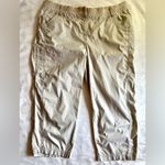 JM Collection  Women's Pants Size 12 White Cotton Spandex Cropped. Capri Photo 3