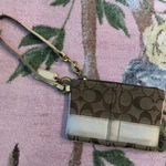 Coach  signature wristlet Photo 0