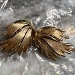 Trifari Vintage  gold tone clip on earrings Photo 0