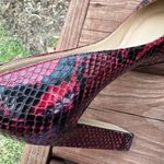 Diane Von Furstenberg  DVF Womens Heels Pumps Size 8.5 Red Black Snake Skin Photo 6