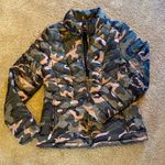 Ci Sono  Quilted Puffer Zip Up Camo Jacket Size Medium Photo 0