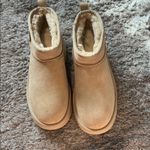 UGG NWOT  plush platform boots size 8 Photo 1