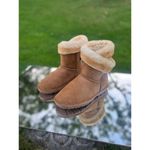 Leather and Fleece Lamo Boots Winter Tan Beige Furry Fuzzy Boots Size 7 Photo 1