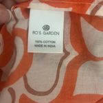 Ro’s Garden Printed Woven Split V Photo 6