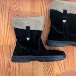 Minnetonka  Size 7 M Black Warm Leather Pull On Boots. Leather upper! Photo 2