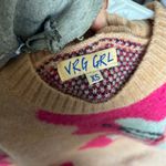 Verge Girl  sweater Photo 1