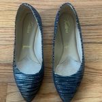 Trotter’s Signature Ballet Flat Black with Gold Accent Size 7.5W. Photo 0