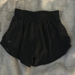 Lululemon Hotty Hot Short 2.5” Photo 0