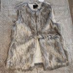 Bershka faux fur vest size M , new with tag Photo 3