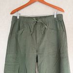 Aerie NWT  Women’s Avenue Baggy Cargo Pants Pull On Lightweight in Green Flame L Photo 5