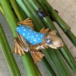 Oleg Cassini Vintage  Small Enamel Frog Brooch Photo 0