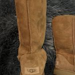 UGG S 7 Photo 1