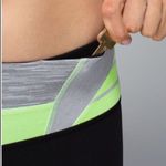 Lululemon  Wunder Under Crop in Black & Quilt Spring 6 Photo 11