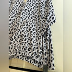 Maternity Plus Size Snow Leopard Bike Shorts With Pockets Women’s Size XXL White Photo 7