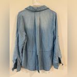 Cloth & Stone  Women Split-Back Chambray Buttondown Shirt Size Large Blue Hi-Low Photo 1