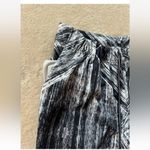 Lululemon  Women’s Jet Crop Luon Heat Wave‎ Black White Streaks Striped Size 6 Photo 2