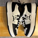 Disney NWOT  women’s sneakers size 8 Photo 7