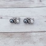 Vintage Avon Clip On Earrings Stunning Silver Tone Two Color Faux Pearl Photo 1