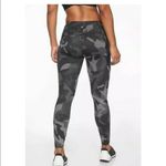 Athleta NWOT  Camo Contender 7/8 Legging Sz Xs Photo 3