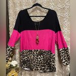Lovely J Trendy leopard print Modern Top Size XL. Black Photo 2