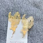 1Pair Koi Fish Dangle Earrings For Women Trendy Graceful Eardrop Hollow Goldfish Gold Photo 4