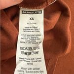 Alphalete NWT  Crop Top Rust Brown Short Sleeve Gym Tee Size XS Photo 8