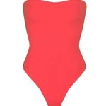 SKIMS FITS EVERYBODY STRAPLESS BODYSUIT neon Poppy 3387 size M Photo 0