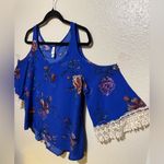 Xhilaration Electric Blue Floral Cold Shoulder Top | Blouse | Shirt Photo 1