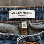 Ashley Mason  premium BARREL JEANS Hem Jeans Photo 5