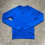 Lululemon Swiftly Tech Long Sleeve 2.0 race length shirt size 6 Blazer Blue Tone Photo 0