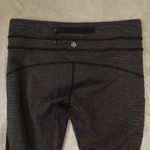 Lululemon Women's Ankle Leggings Size 8 Zip Pocket Gray Black Color Block Photo 2