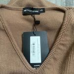 Pretty Little Thing  Cropped Side Tie VNeck TShirt Size 4 NWT Photo 2