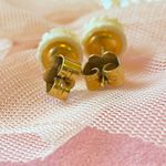 Vintage Gold Tone White Rose Carved Flower Stud Earrings Dainty Feminine Photo 3