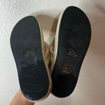 Free People Wonderland Thong SandalsWomens 39.5 Gold Platform Padded Strap NEW Photo 4