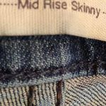 Levi's EUC  mid rise skinny waist 28/32 length jeans Photo 4