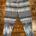 Pure Karma Capri Athletic Leggings Photo 0