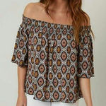 Gimmicks by BKE Womens  Off Shoulder Flowy Top - Sz XS Photo 0